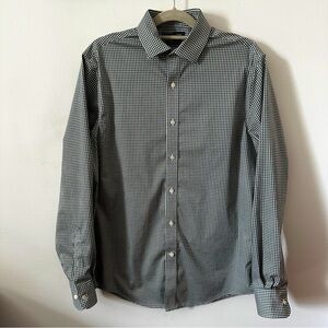 TOMMY HILFIGER | Men’s Long Sleeved Dress Shirt size Large